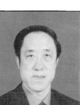 男性人物半身黑白照片