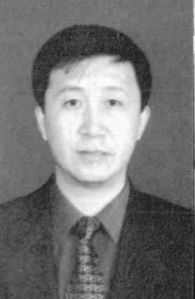 刘宏伟男士黑白证件照