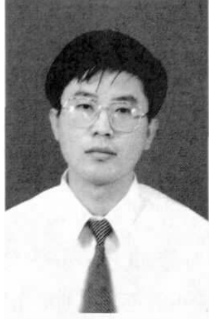 男性人物半身证件照