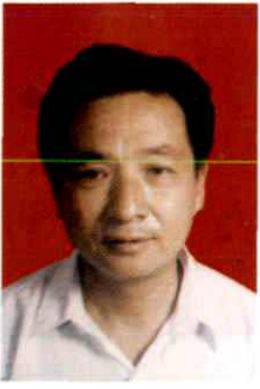 郑兆金半身黑白证件照