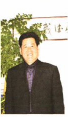 张东升半身证件照